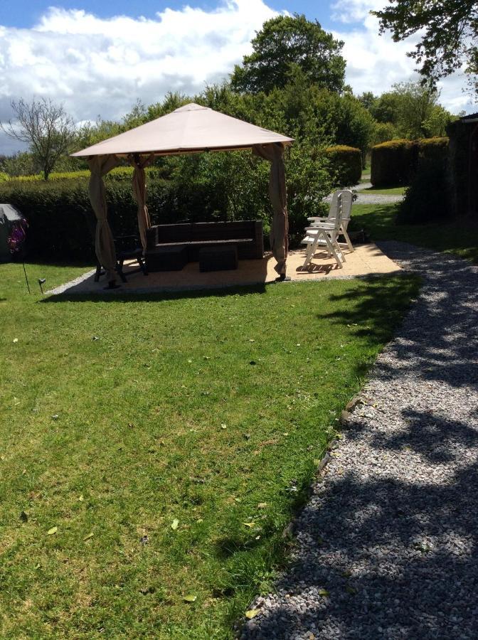 Le Boterff Gites Et Camping Saint-Mayeux Kültér fotó