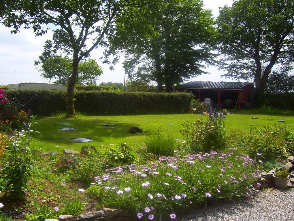 Le Boterff Gites Et Camping Saint-Mayeux Kültér fotó
